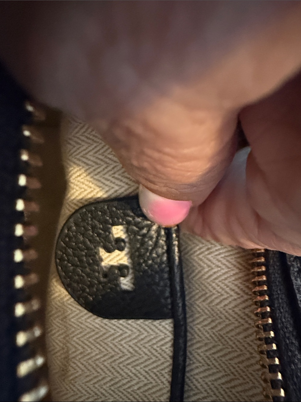 Tory Burch Black Pebbled Leather Camera Crossbody - Picture 2 of 5